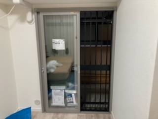 内窓（インナーサッシ）で断熱性を高めた洋室（大阪市中央区のマンション）